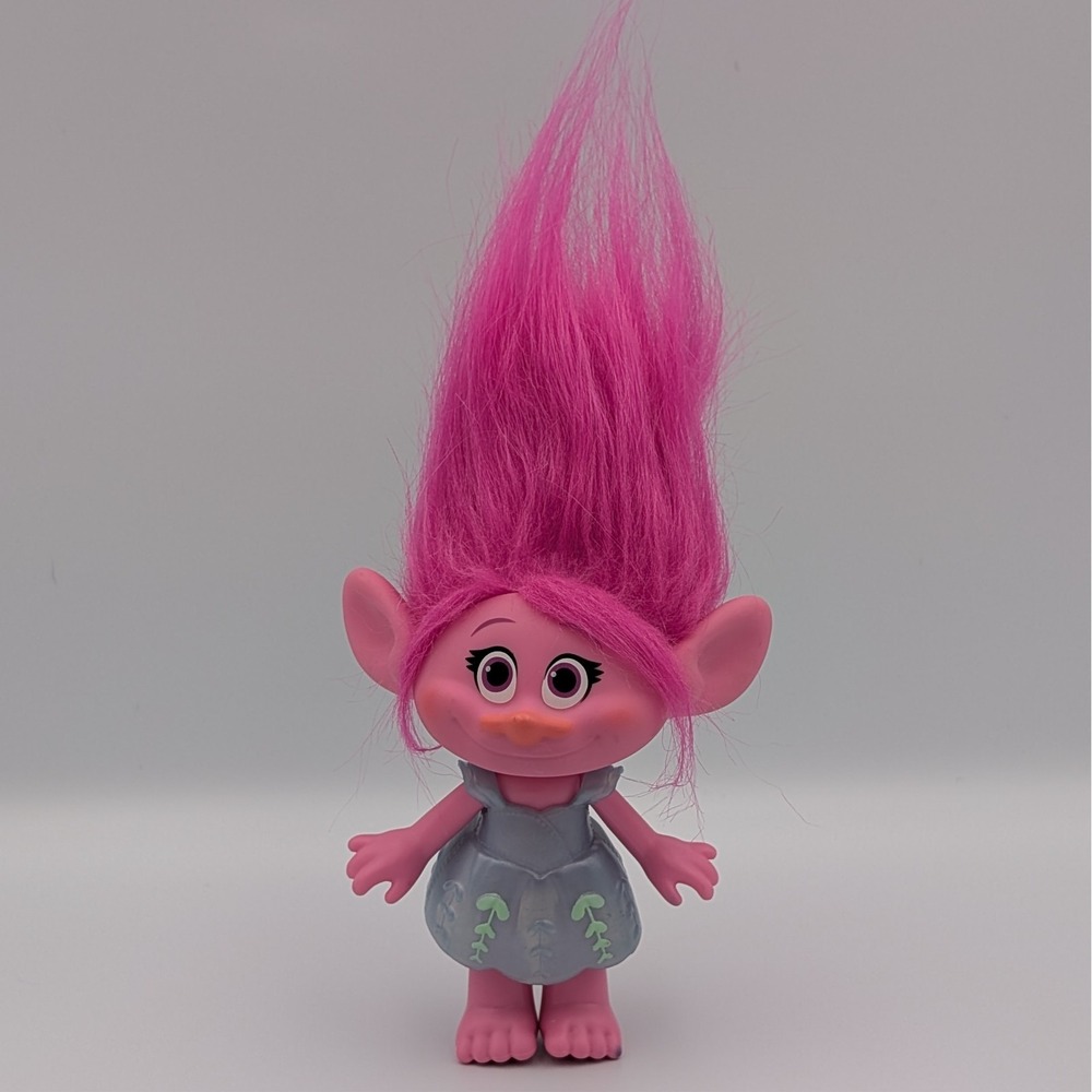 Hasbro DreamWorks Trolls Poppy Pink Hair Figure Blue Dress B7355 E0355 4 Inch